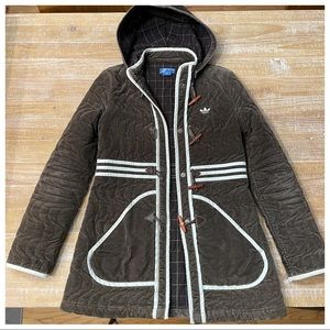 hP] ADIDAS BROWN QUILTED TOGGLE HOODED COAT